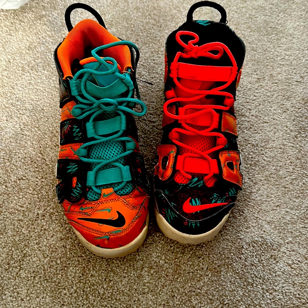 Worn but not badly just a bit dirty, no box